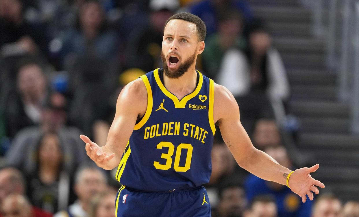 爱游戏入口关于库里连续十五场比赛得分超过大比分获胜，瑞士队不断突破！观众掌声雷动的信息