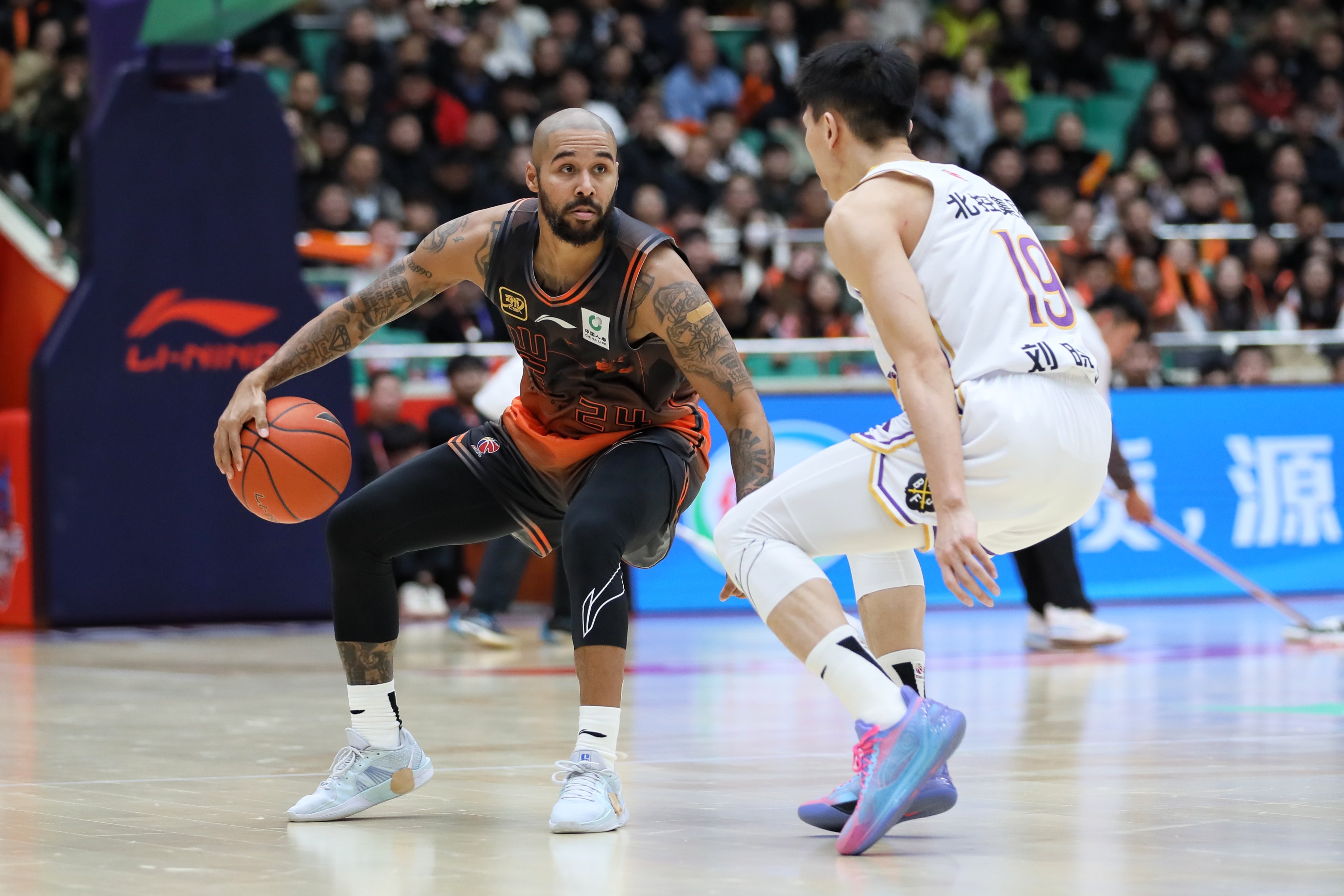 集结日深圳男篮备战欧超杯，伤情更新细节曝光，引发热议，医务组通报恢复的简单介绍