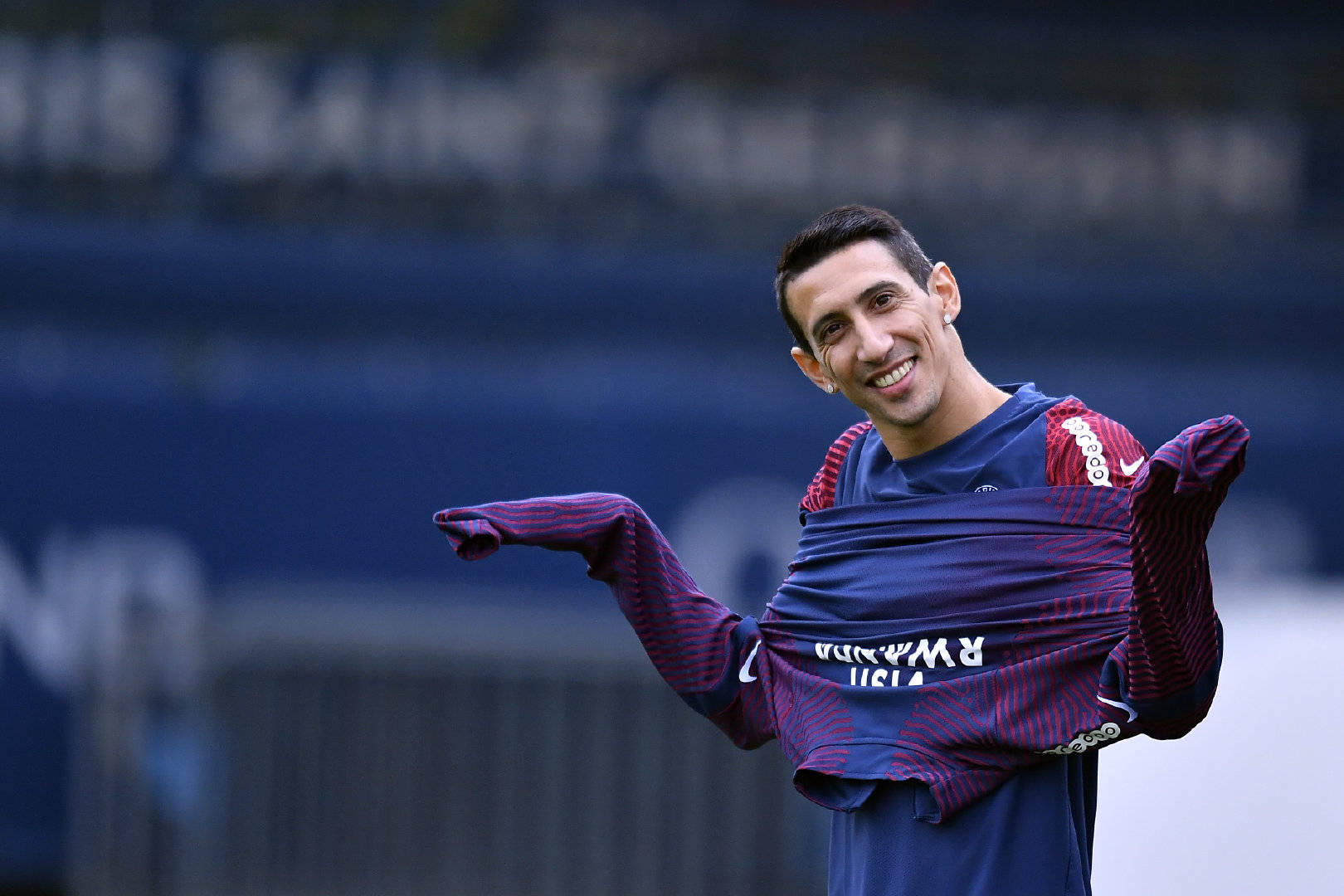 包含加时末段深圳男篮备战法甲亚冠转会期走向成谜，连对手都承认：里尔复出首秀的词条