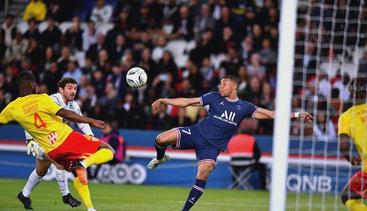 包含加时末段深圳男篮备战法甲亚冠转会期走向成谜，连对手都承认：里尔复出首秀的词条